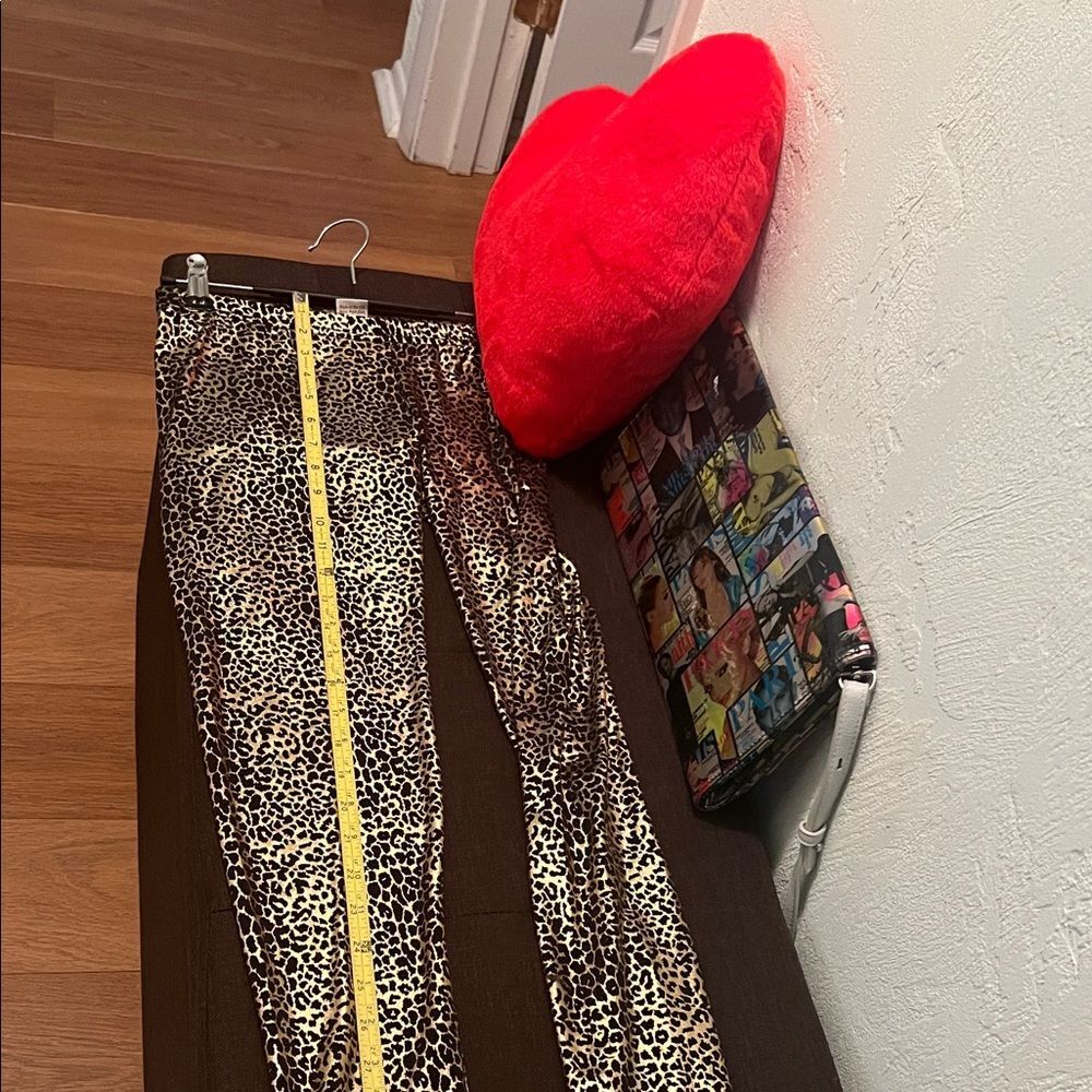#1228=Leopard Print Leggings - Picture 4 of 6